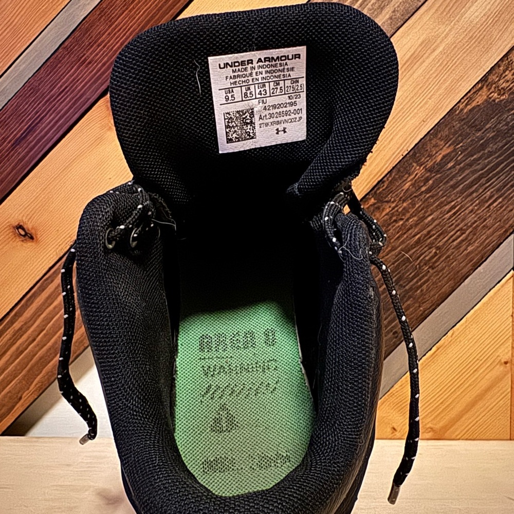 Under Armour Baseball Cleats size 9.5 - Picture 3 of 3